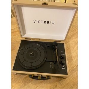Victrola Record Player : The Journey